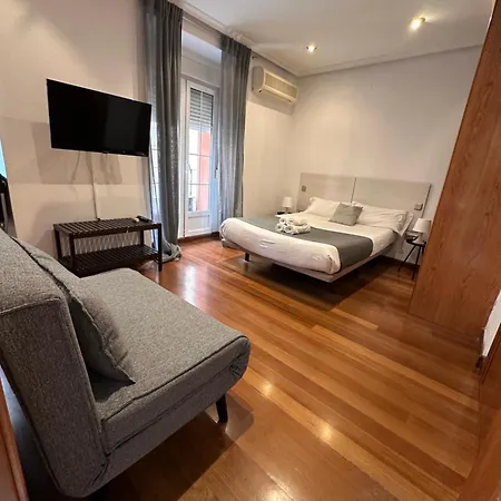 Apartamentos Madrid Atocha-3